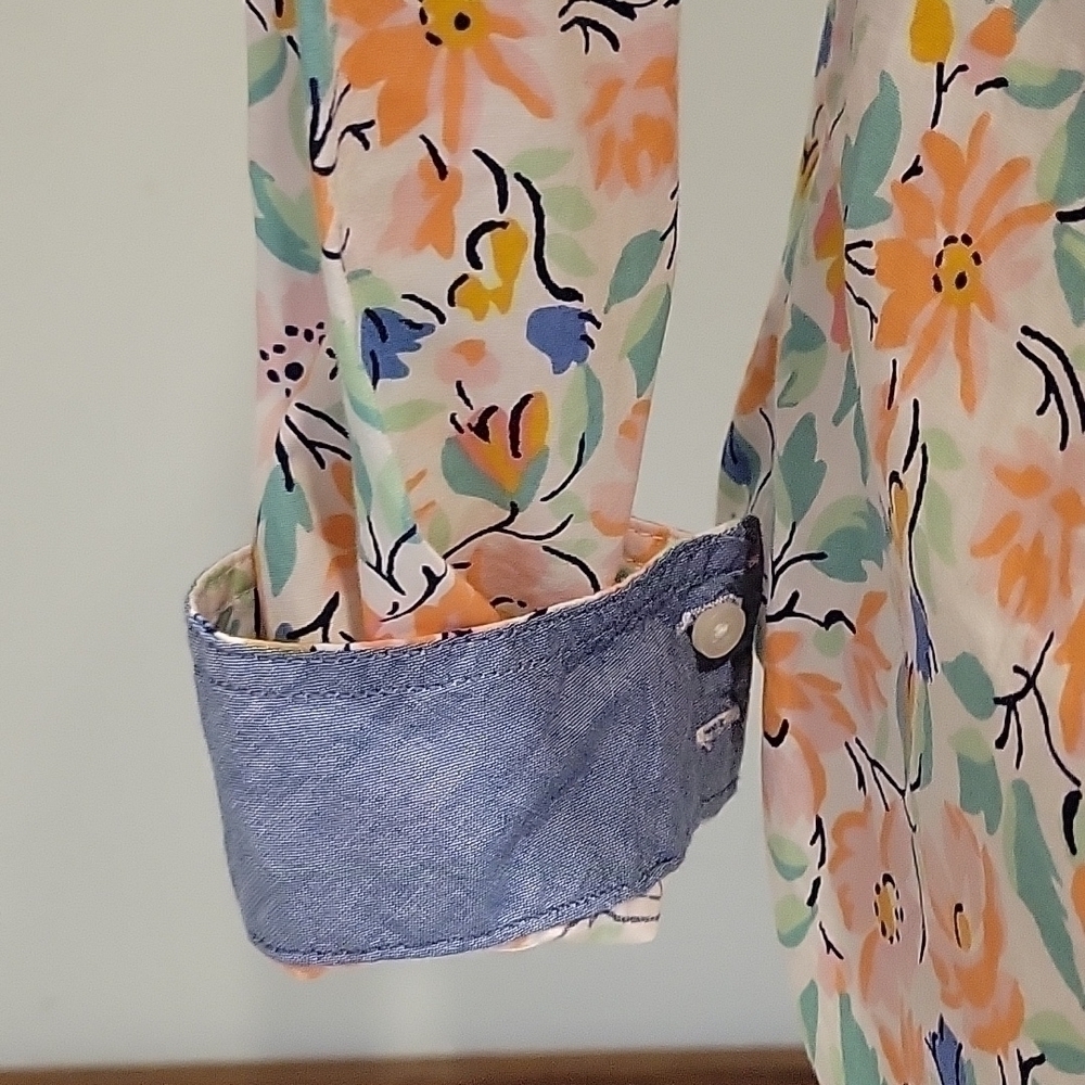 St. John's Bay button down shirt with pink, blue yellow flowers. Denim trim L - Picture 4 of 9